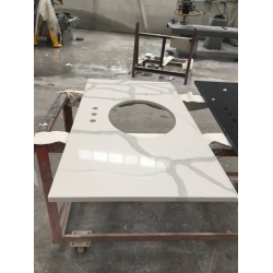 calacatta quartz top